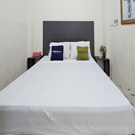 Urbanview Hotel Kharisma Banjarmasin バンジ ャ ルマシン エクステリア 写真