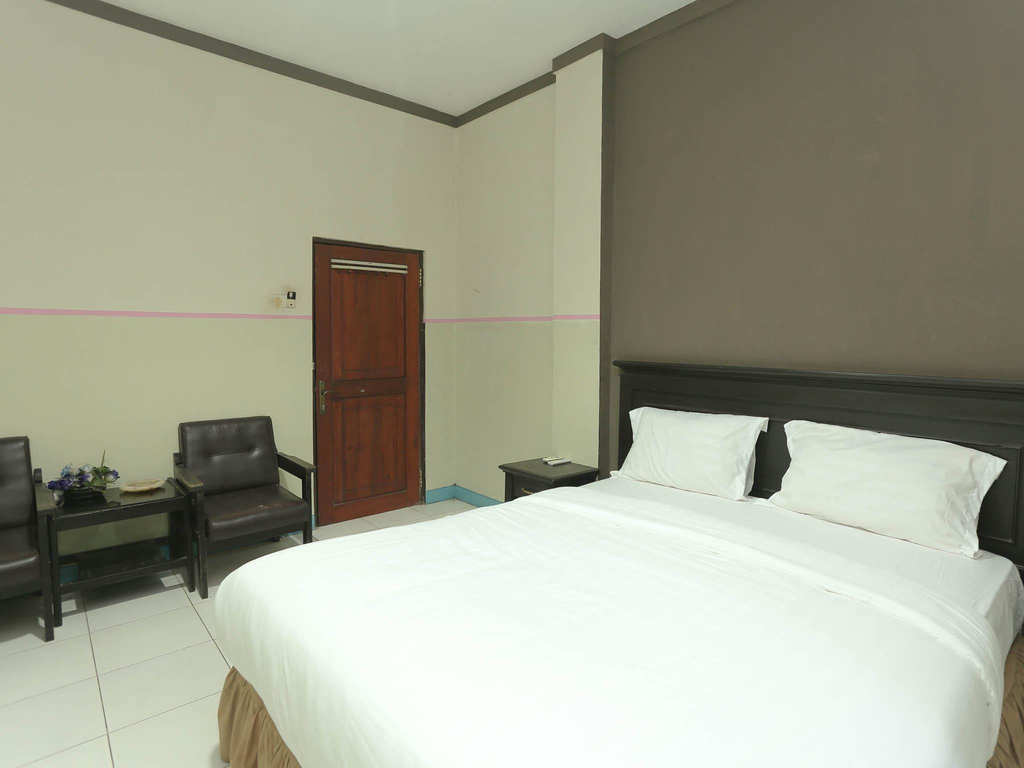 Urbanview Hotel Kharisma Banjarmasin バンジ ャ ルマシン エクステリア 写真