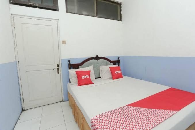 Urbanview Hotel Kharisma Banjarmasin バンジ ャ ルマシン エクステリア 写真