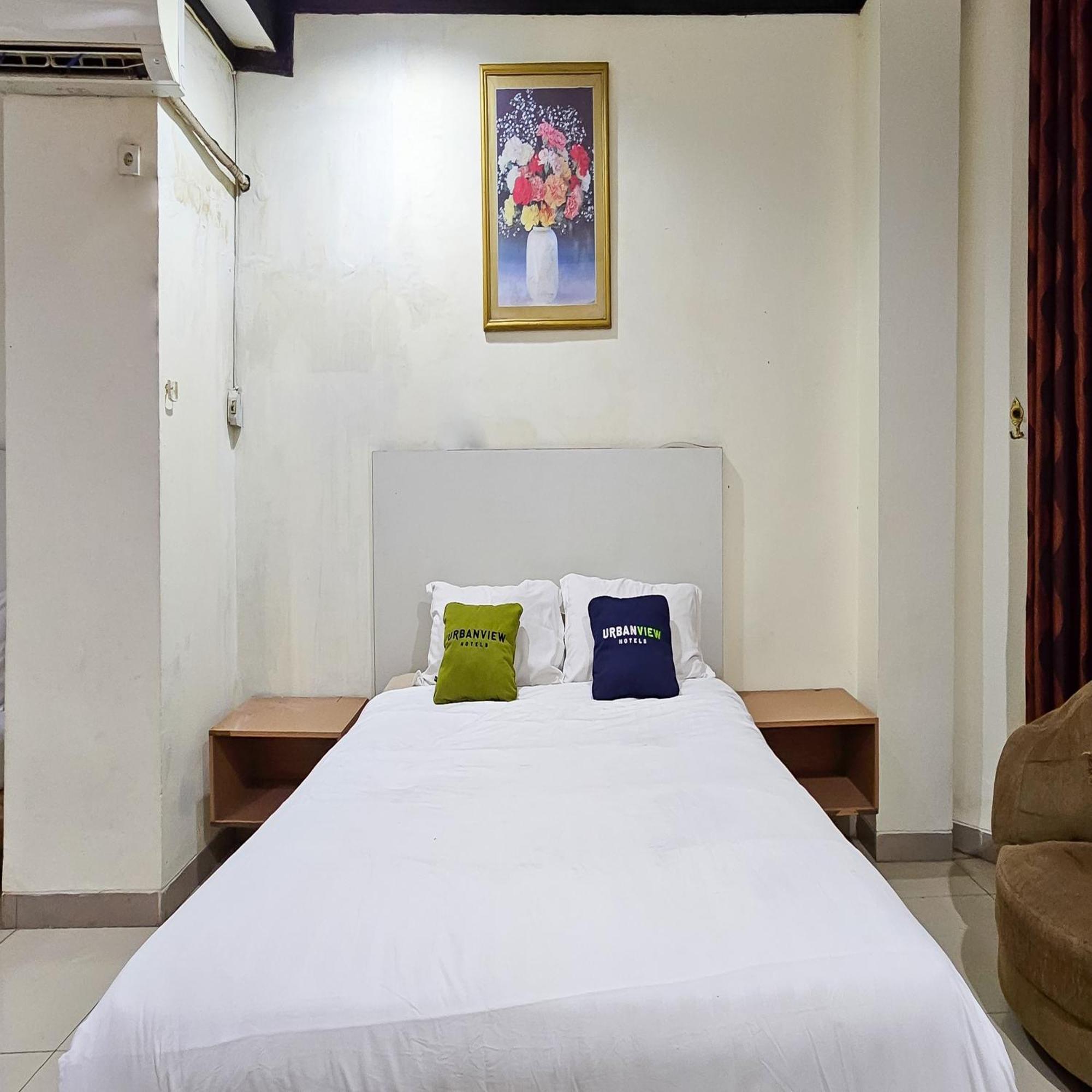 Urbanview Hotel Kharisma Banjarmasin バンジ ャ ルマシン エクステリア 写真