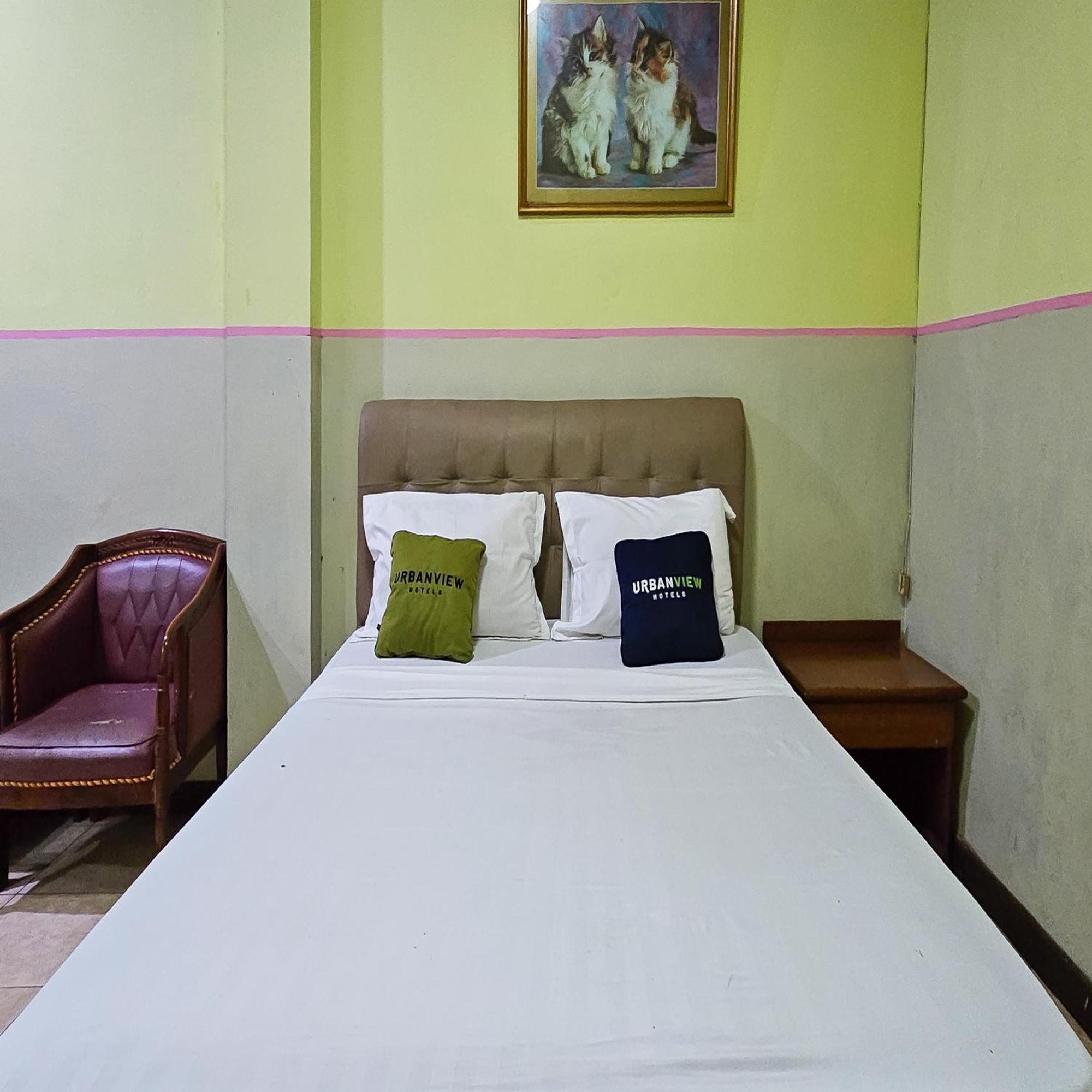 Urbanview Hotel Kharisma Banjarmasin バンジ ャ ルマシン エクステリア 写真