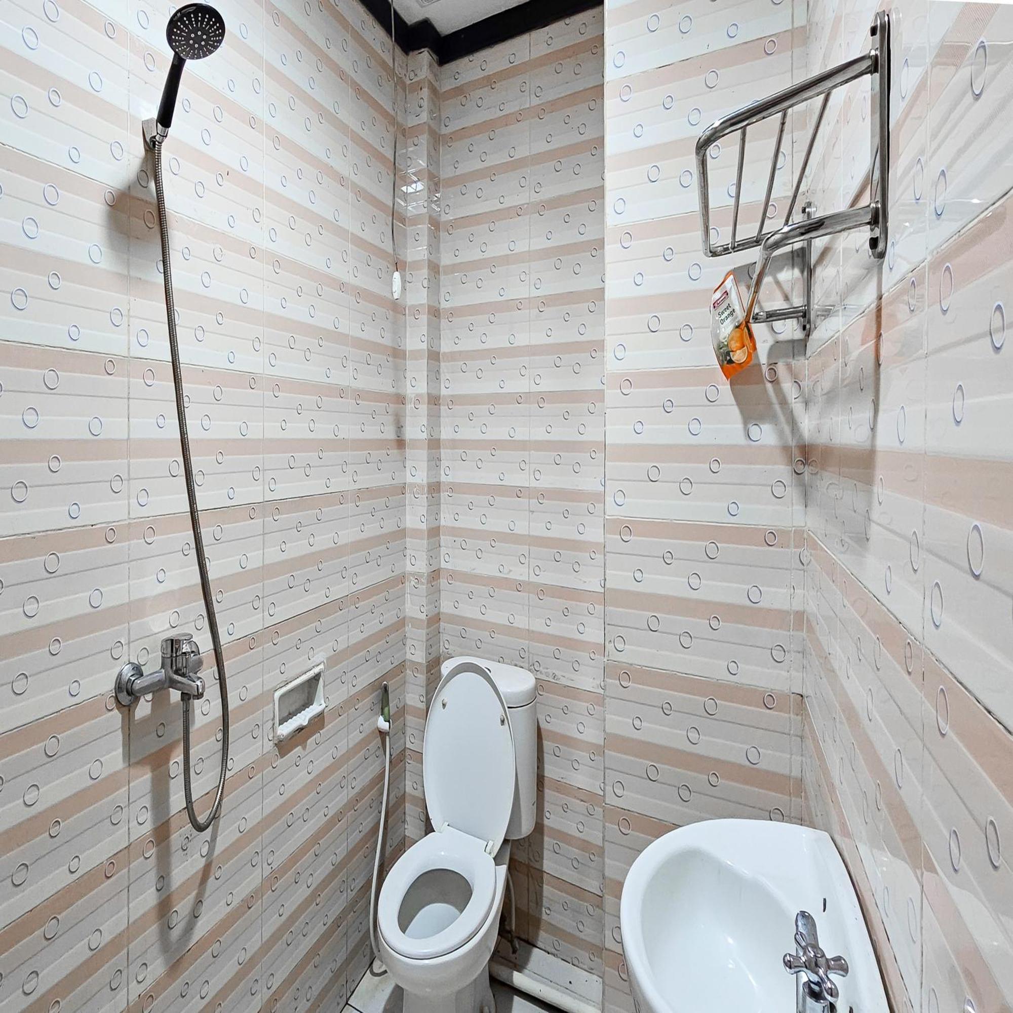 Urbanview Hotel Kharisma Banjarmasin バンジ ャ ルマシン エクステリア 写真