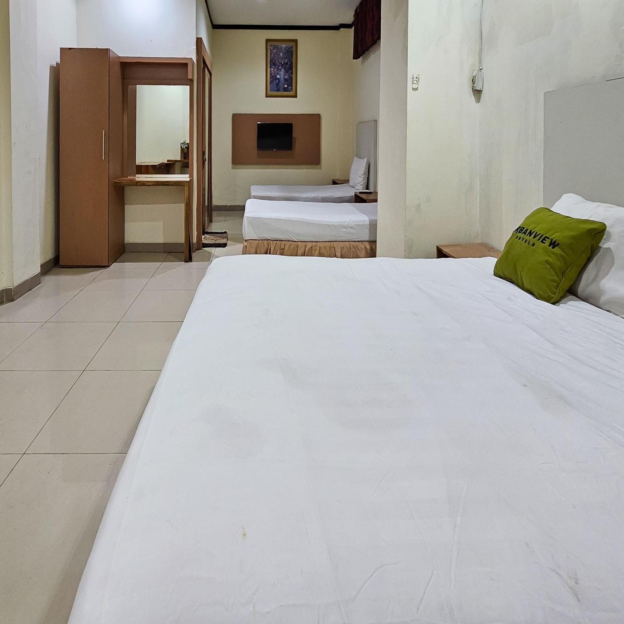 Urbanview Hotel Kharisma Banjarmasin バンジ ャ ルマシン エクステリア 写真