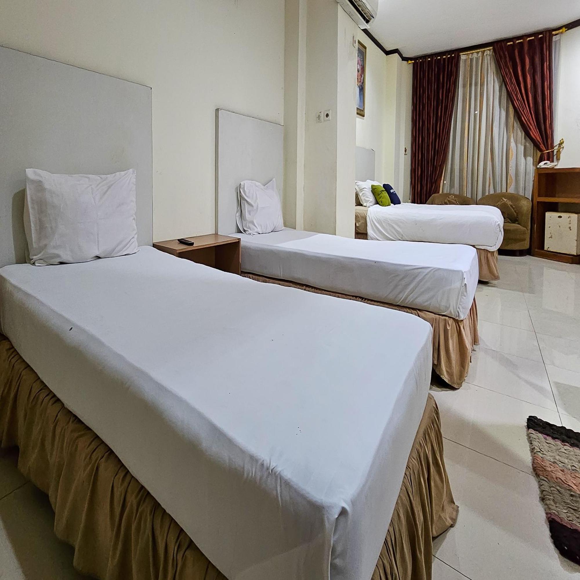 Urbanview Hotel Kharisma Banjarmasin バンジ ャ ルマシン エクステリア 写真