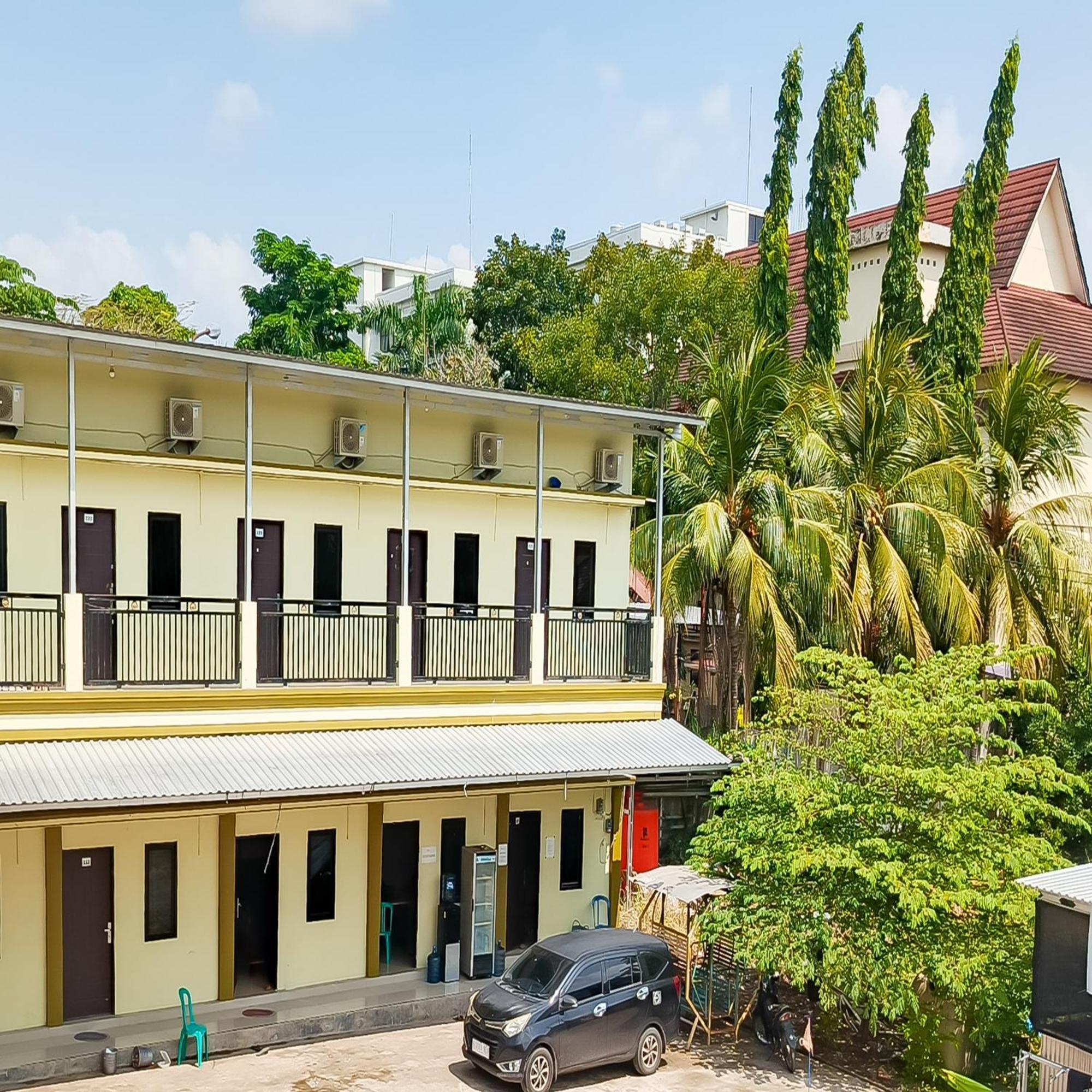 Urbanview Hotel Kharisma Banjarmasin バンジ ャ ルマシン エクステリア 写真