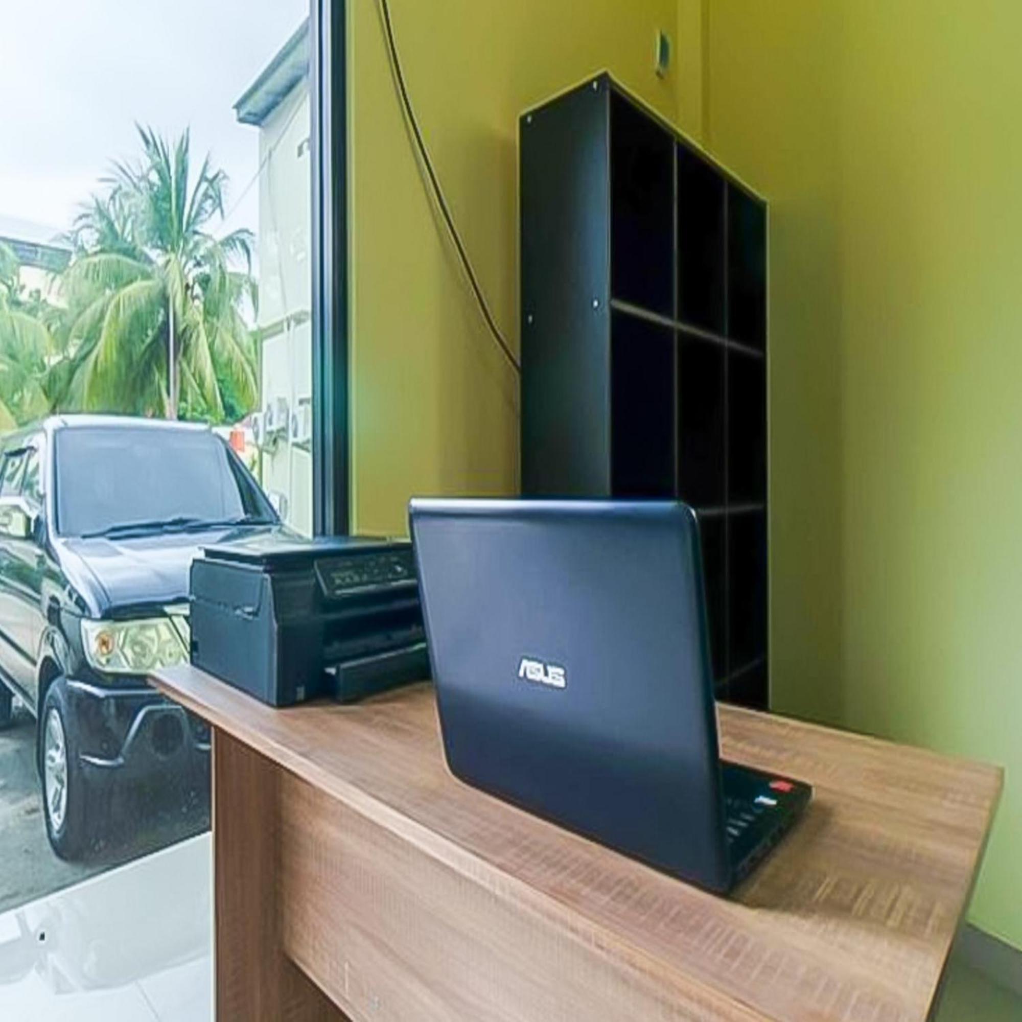 Urbanview Hotel Kharisma Banjarmasin バンジ ャ ルマシン エクステリア 写真