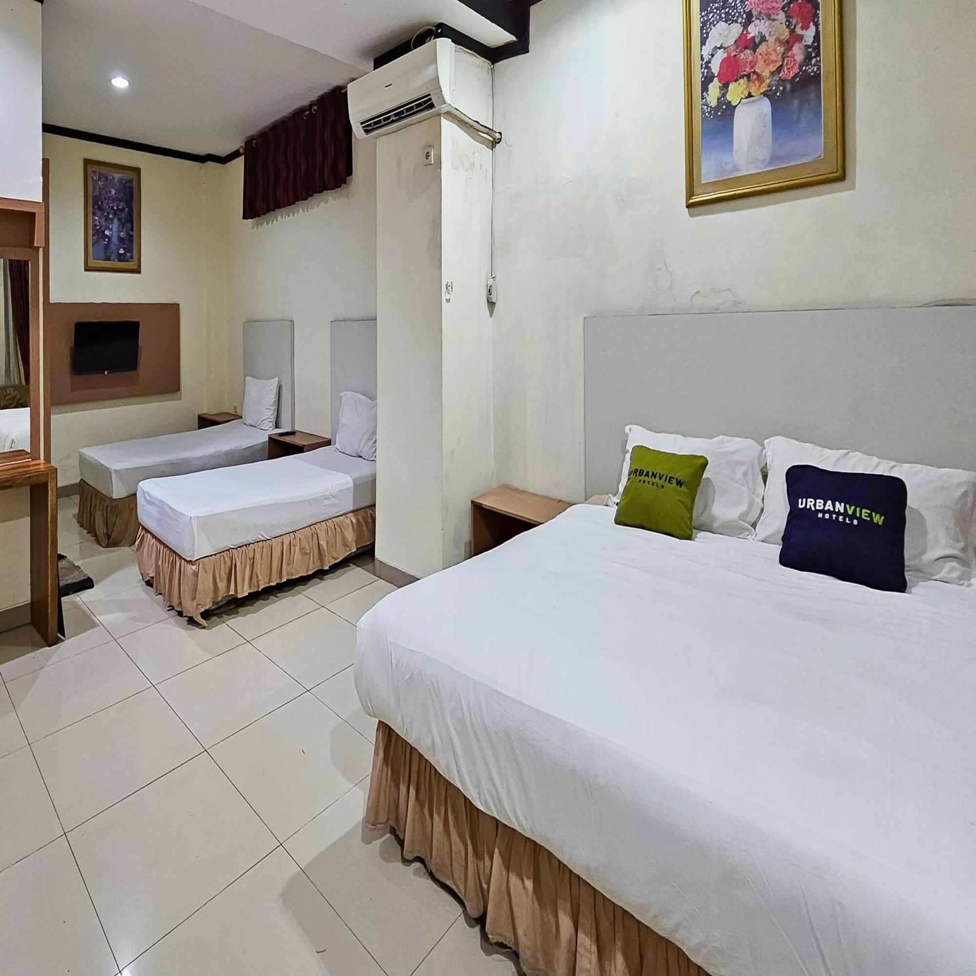 Urbanview Hotel Kharisma Banjarmasin バンジ ャ ルマシン エクステリア 写真