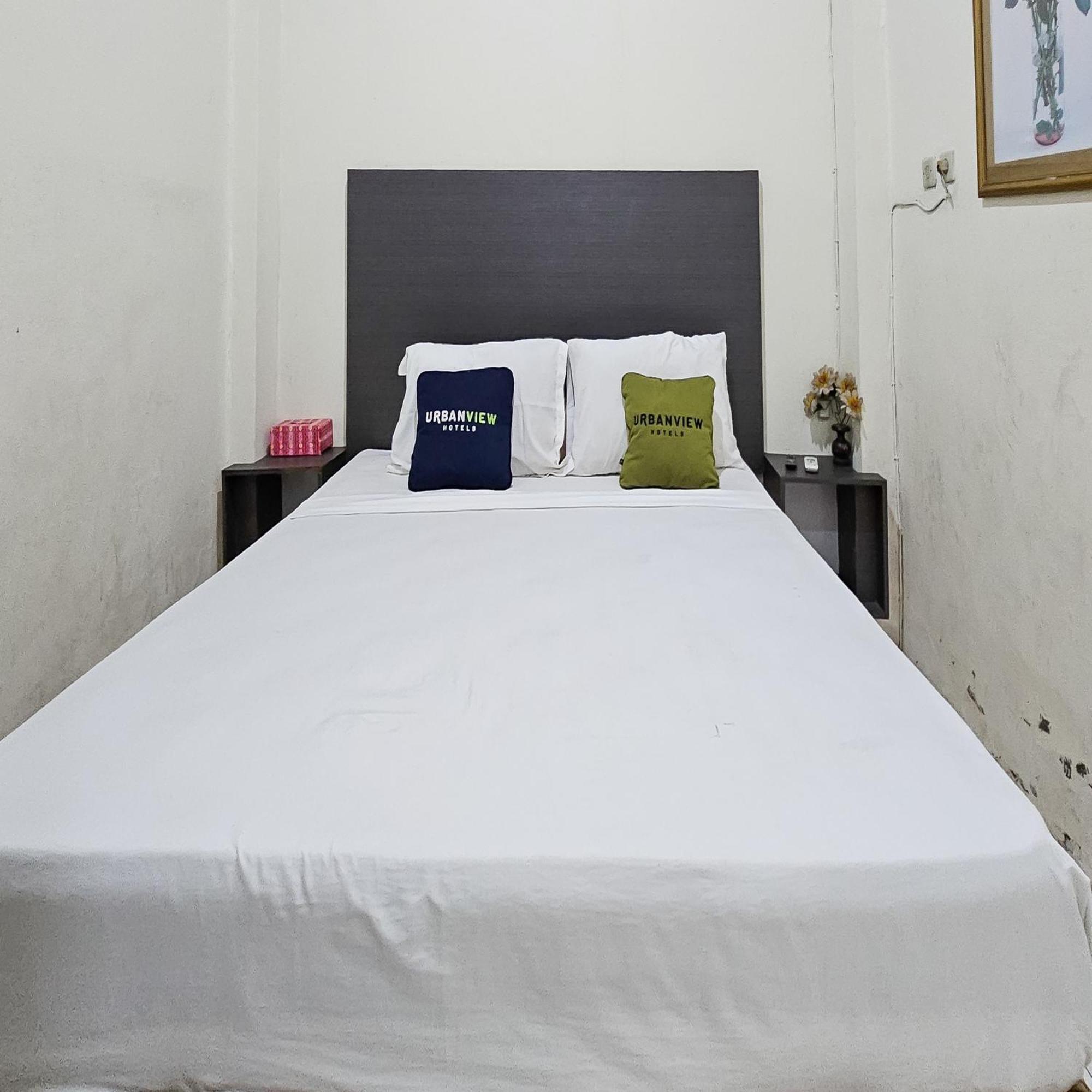 Urbanview Hotel Kharisma Banjarmasin バンジ ャ ルマシン エクステリア 写真