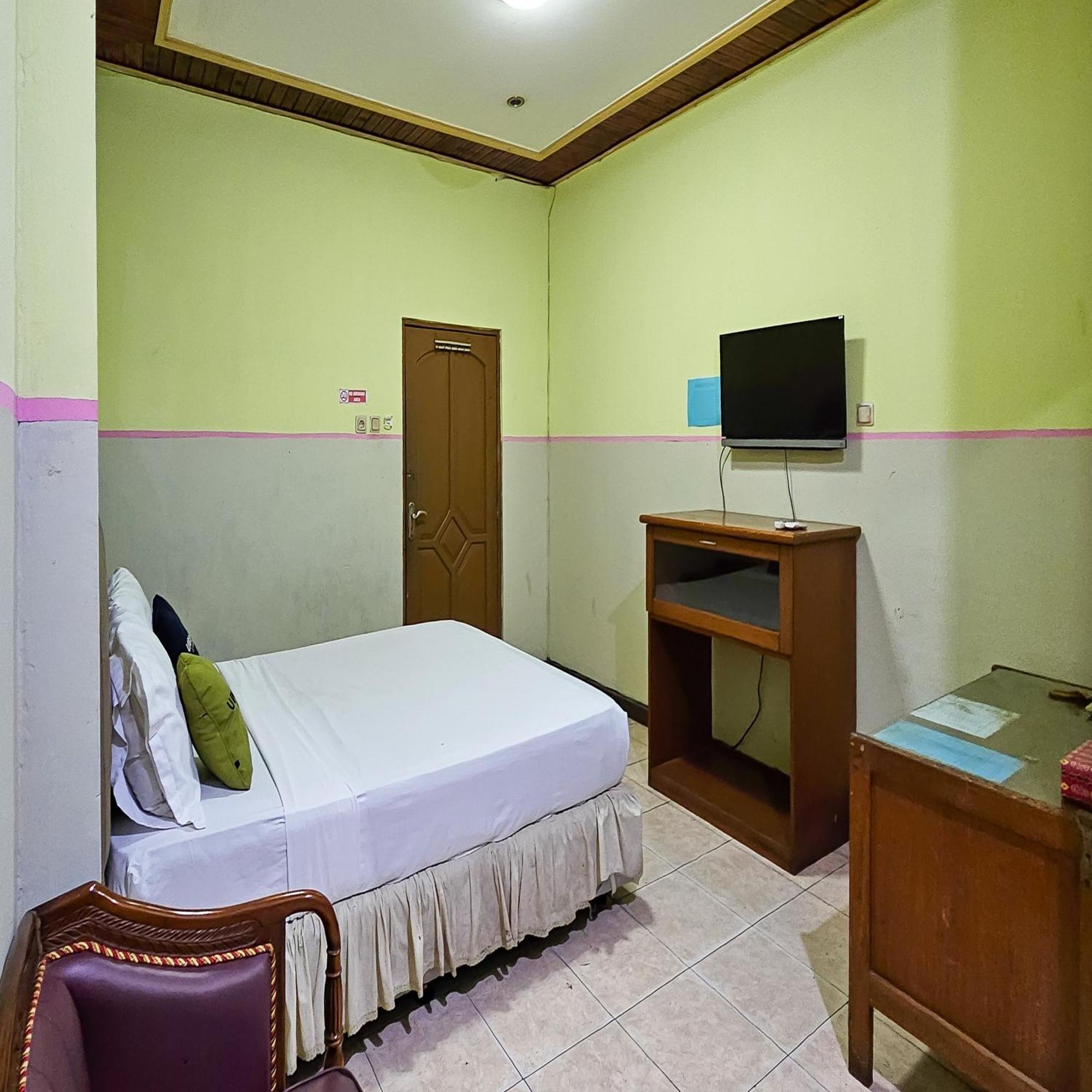Urbanview Hotel Kharisma Banjarmasin バンジ ャ ルマシン エクステリア 写真